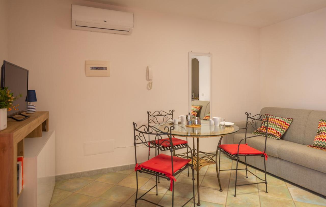 Residenze Il Girasole Aparthotel Golfo Aranci Ngoại thất bức ảnh