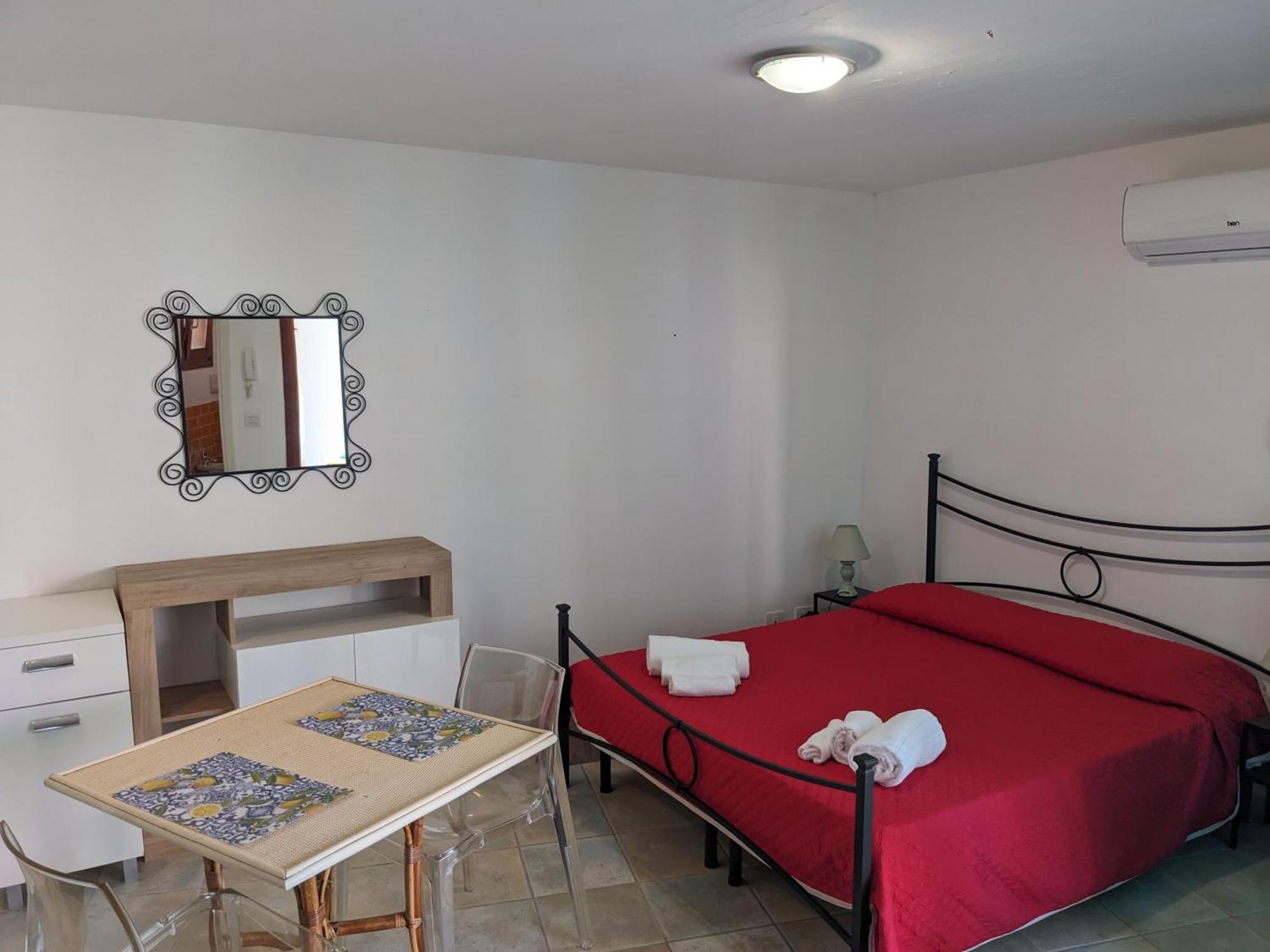 Residenze Il Girasole Aparthotel Golfo Aranci Phòng bức ảnh